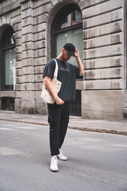 tee with cargo pants sneakers